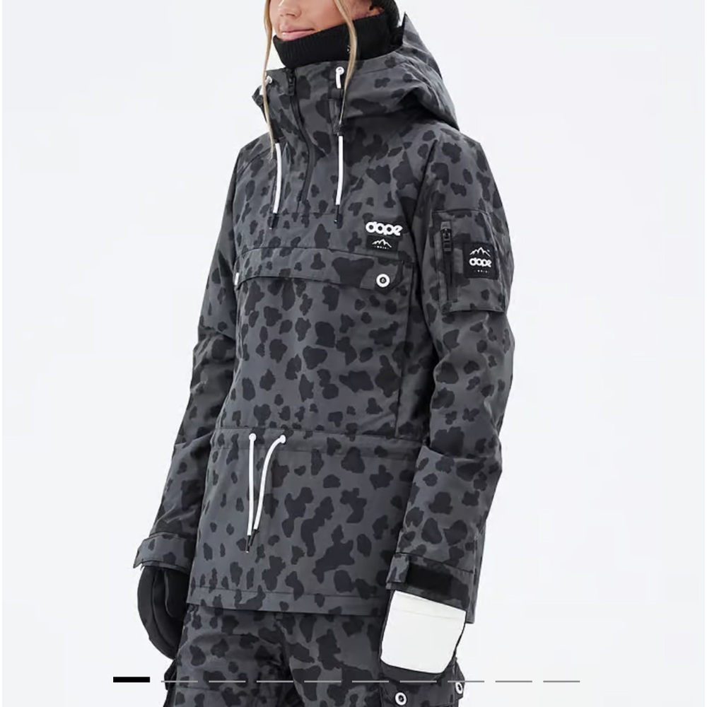 Dope snow ski coat, size large. Black and grey patterned.